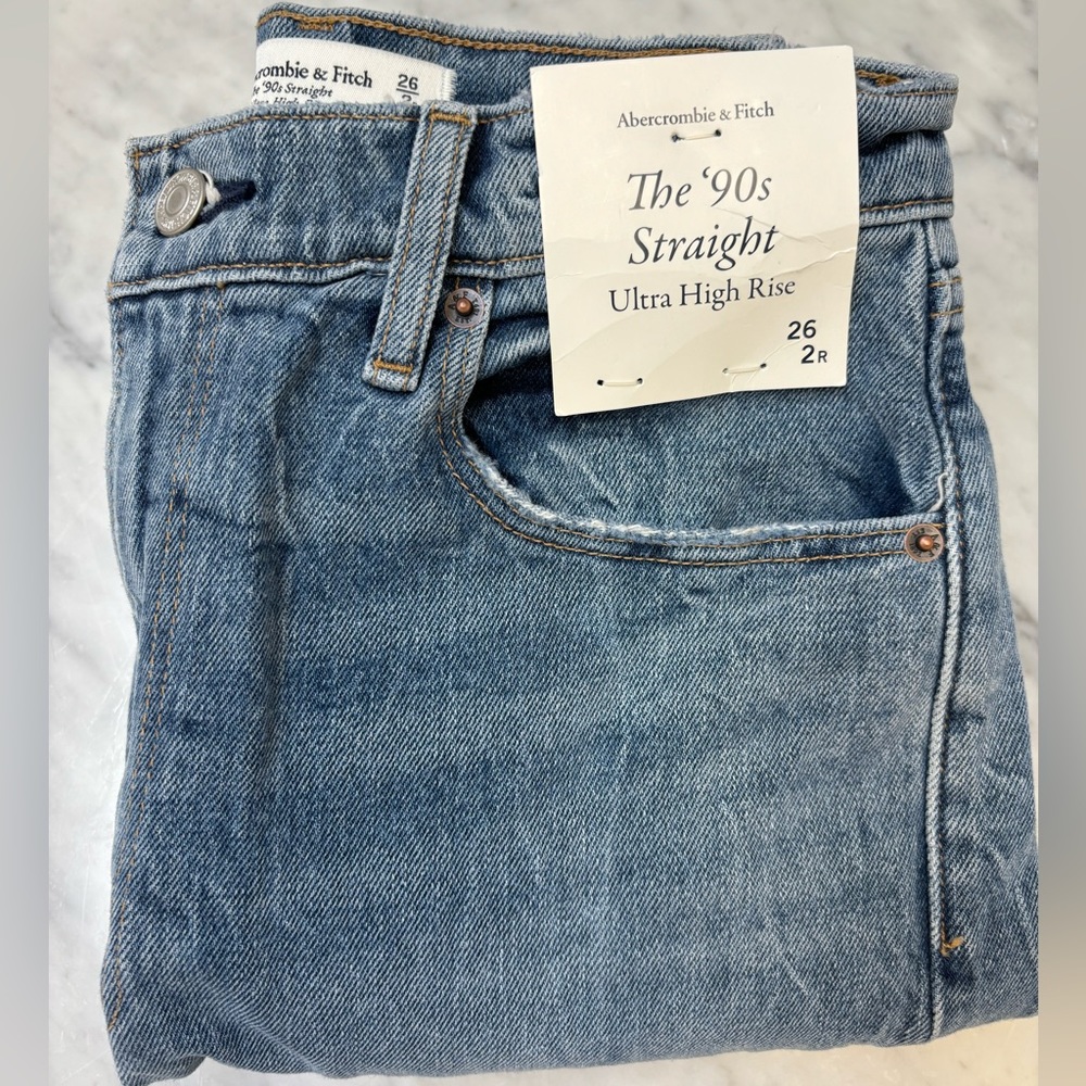 Abercrombie & Fitch The 90s Straight Ultra High Rise Jeans